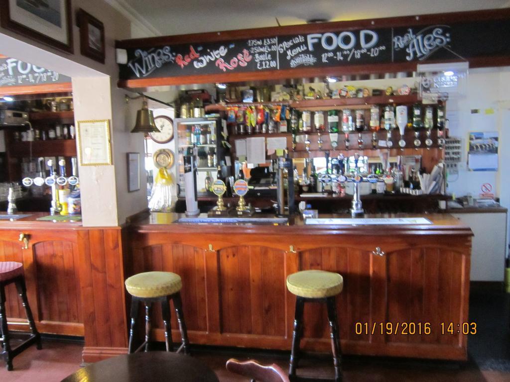 Queen Mary Inn Poole Bagian luar foto