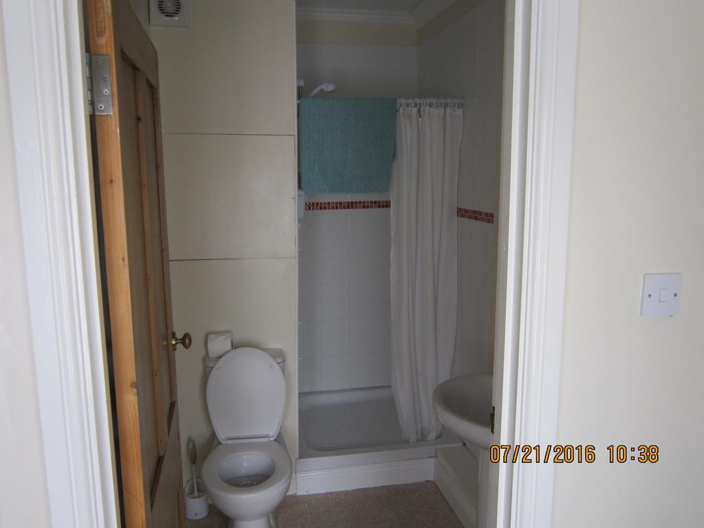 Queen Mary Inn Poole Bagian luar foto