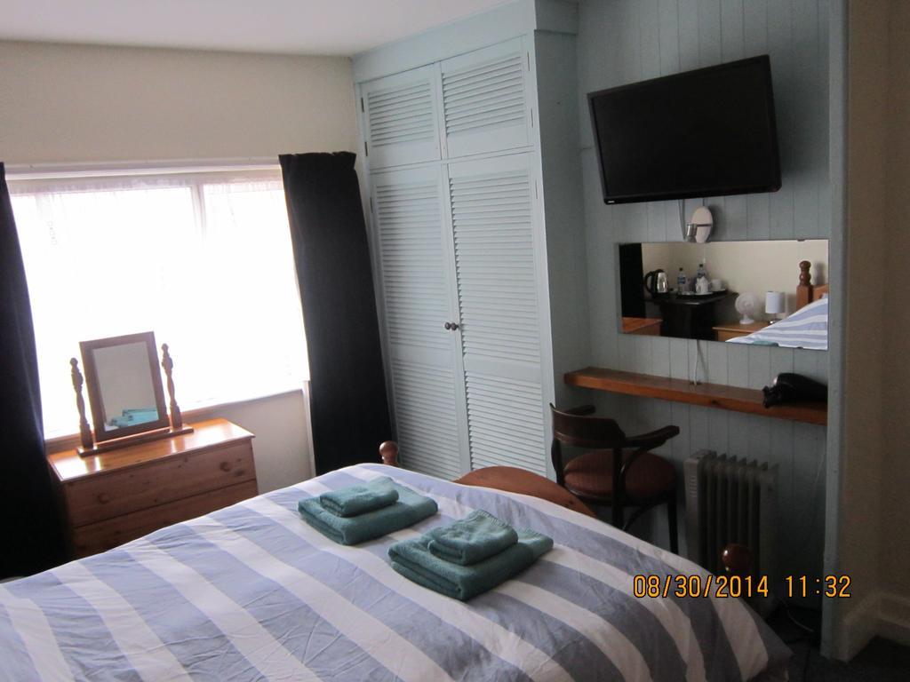 Queen Mary Inn Poole Ruang foto